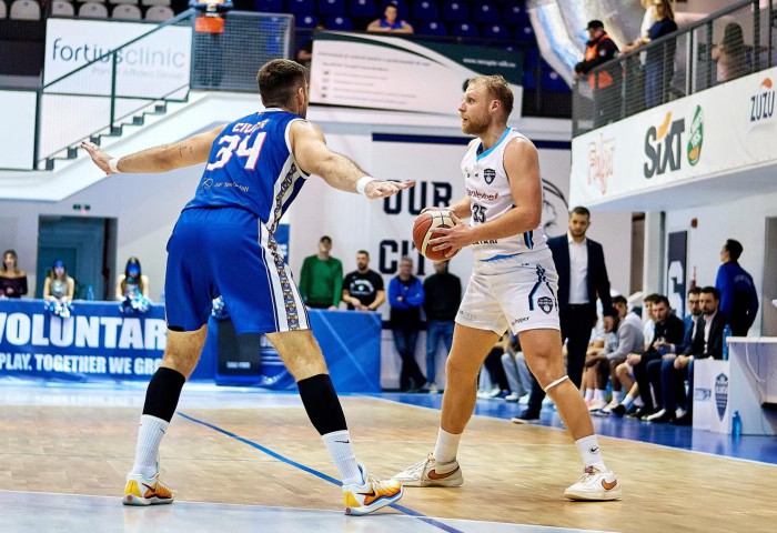 Tudor Gîrbea, nominalizat la premiul pentru apărătorul sezonului regulat în ENBL