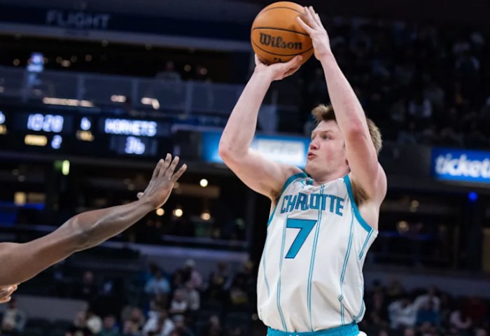 NBA: Kon Knueppel a doborât recordul de 3 puncte reușite pentru un debutant