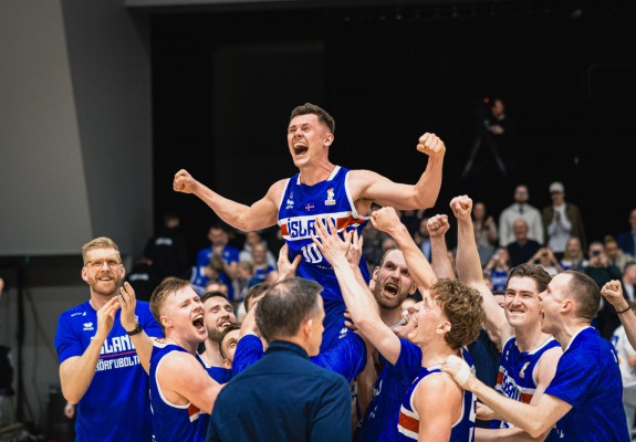 Islanda revine de la un deficit de 21 de puncte și câștigă în ultima secundă cu Lituania. VIDEO