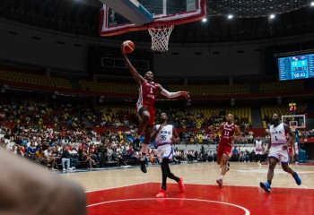 Iverson Molinar, unul dintre cei mai buni baschetbaliști ai Panamei, în victoria cu Cuba