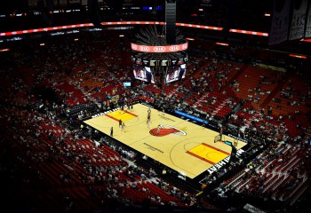 O companie de filme pentru adulți, ofertă de 10 milioane de dolari pentru drepturile de imagine ale arenei lui Miami Heat