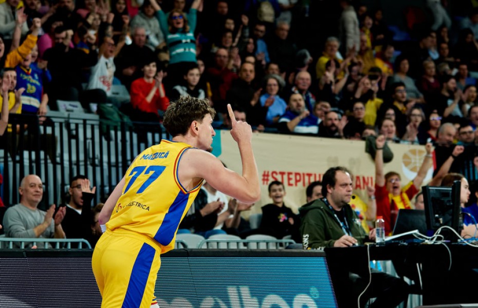 România învinge Portugalia și obține primul succes după mai bine de opt ani în preliminariile unui turneu final