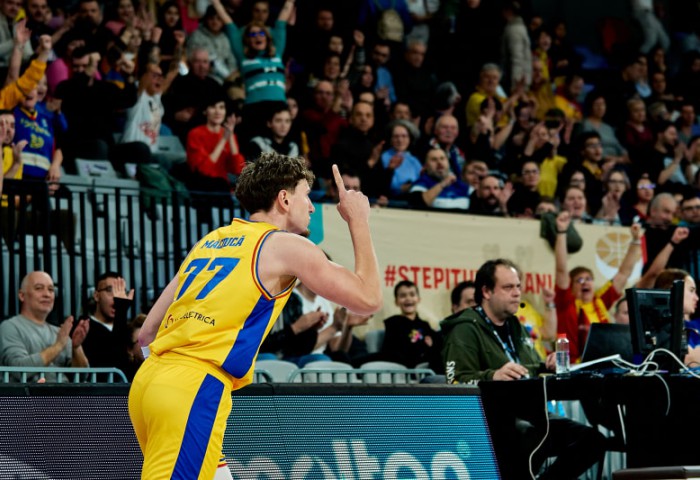 România învinge Portugalia și obține primul succes după mai bine de opt ani în preliminariile unui turneu final