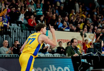 România învinge Portugalia și obține primul succes după mai bine de opt ani în preliminariile unui turneu final