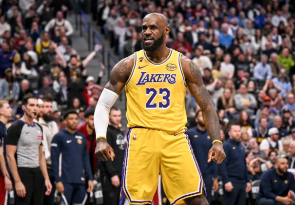 Lebron James doboară alt record, deținut de Kareem Abdul-Jabbar