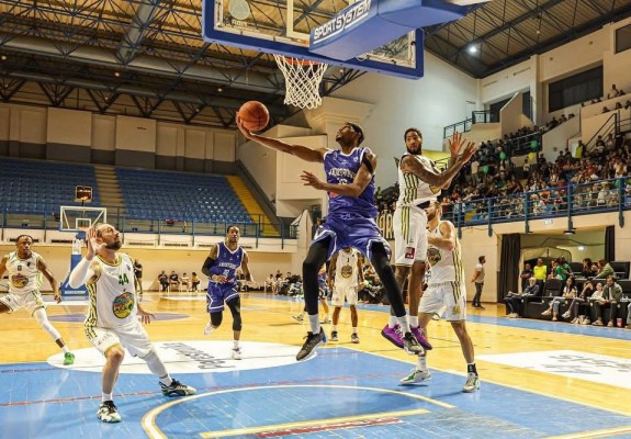 Kentwan Smith revine în România