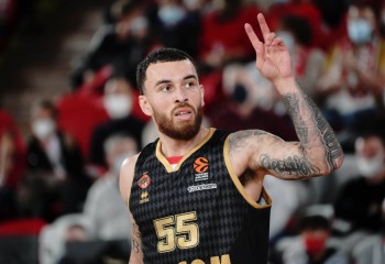 Mike James și-a cerut public scuze pentru reacția de la finalul meciului cu Fenerbahce