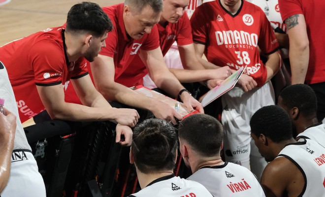 Dinamo București învinge CSM Târgu Mureș în epilogul etapei cu numărul 22