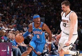 Shai Gilgeous-Alexander câștigă un duel epic cu Nikola Jokic, după două triple uriașe pe final. VIDEO