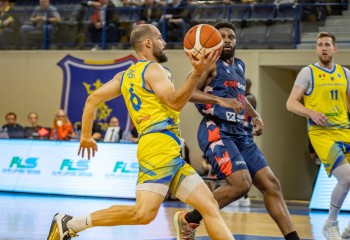 VIDEO. Faza suspectă care a facilitat victoria lui CSM CSU Oradea sub Tâmpa