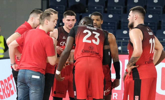 Dinamo învinge la Sibiu și își deschide o ușă importantă la top 4 la finalul sezonului regulat