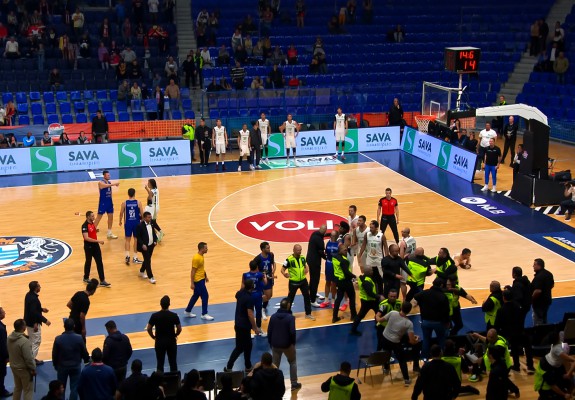 Final de partidă violent între Budućnost și U-BT în ABA League