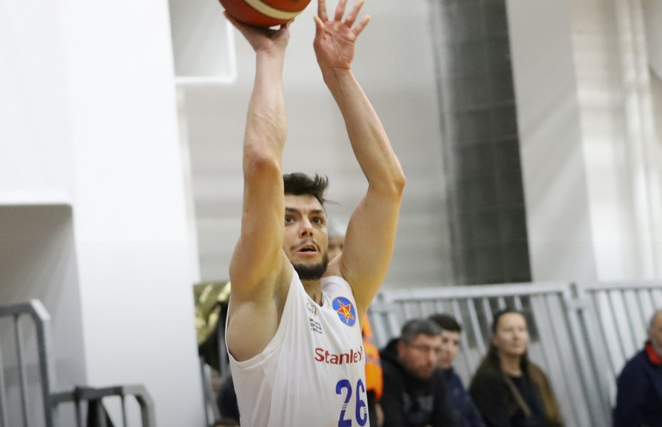 Steaua București trece clar de CSM Petrolul Ploiești în epilogul etapei cu numărul 23