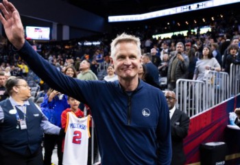 Steve Kerr își trece numele alături de cei mai mari antrenori din NBA