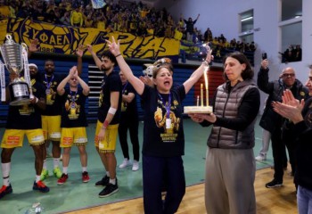 Prima antrenoare care câștigă un trofeu important în competițiile masculine din Europa