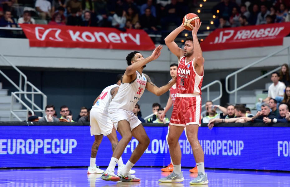 UCAM Murcia avansează în semifinalele Europe Cup, după un meci în care Emi Cățe a fost aproape de double-double