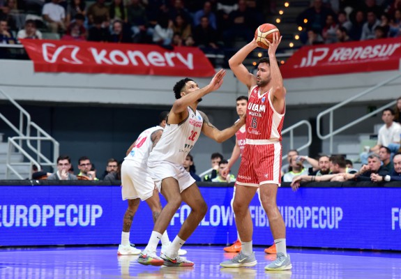 UCAM Murcia avansează în semifinalele Europe Cup, după un meci în care Emi Cățe a fost aproape de double-double