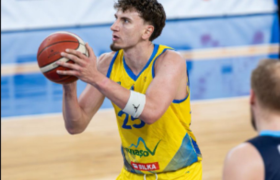 Corona Brașov câștigă la diferență mare după ce a fost condusă 25 de minute