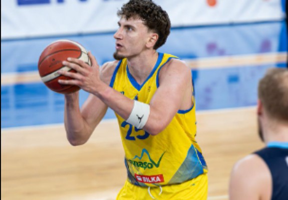 Corona Brașov câștigă la diferență mare după ce a fost condusă 25 de minute