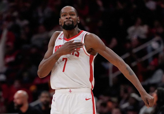 VIDEO. Kevin Durant l-a depășit pe Michael Jordan și a urcat în clasamentul all-time al punctelor marcate în NBA