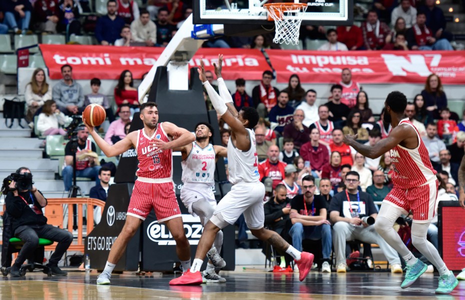 UCAM Murcia câștigă la mare luptă duelul cu BAXI Manresa