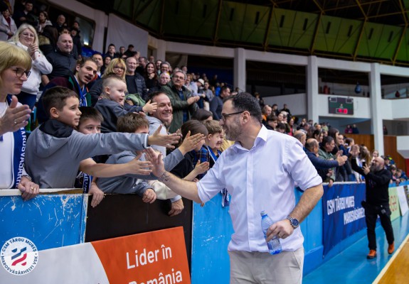 Peter Farago a demisionat din funcția de antrenor principal al lui CSM Târgu Mureș