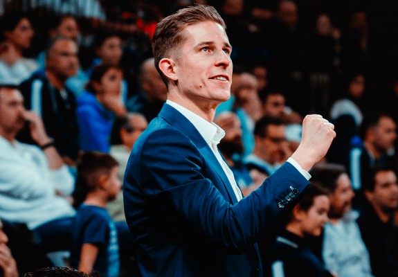 Paris Basketball va fi pregătită de cel mai tânăr antrenor din istoria Euroligii