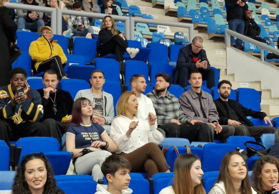 SCM U Craiova a învins CS Vâlcea, sub privirile fotbaliștilor Universității