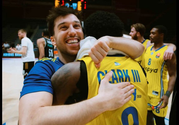 Maccabi Tel Aviv obține două victorii de răsunet și este la un pas de play-in