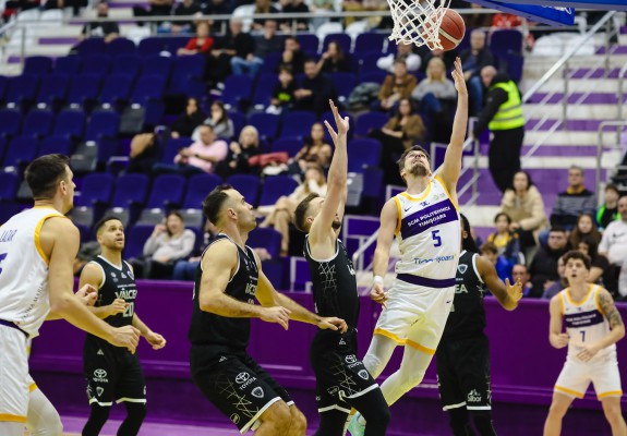 CS Vâlcea a învins-o și a depășit-o în ierarhia LNBM pe SCM Timișoara