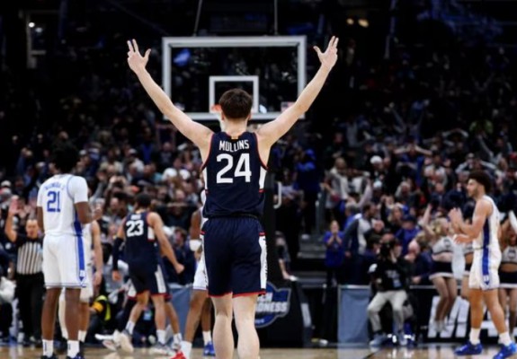 Victorie istorică venită pe sirenă pentru UConn contra favoriților de la Duke