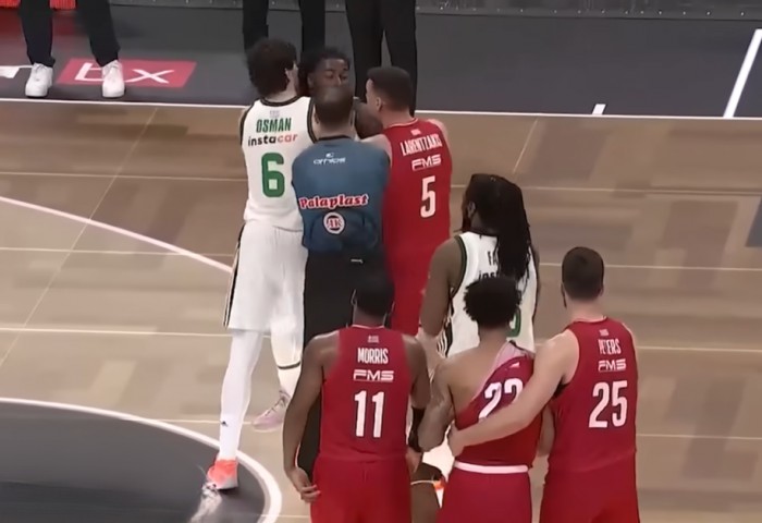 Două vedete eliminate și un echipament rupt în derby-ul dintre Panathinaikos și Olympiakos