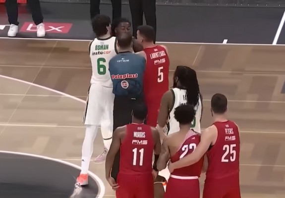 Două vedete eliminate și un echipament rupt în derby-ul dintre Panathinaikos și Olympiakos