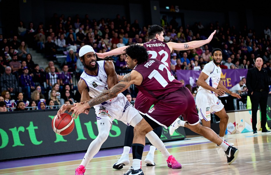 Rapid București câștigă bătălia cu FC Argeș și ajunge la șapte victorii consecutive în LNBM