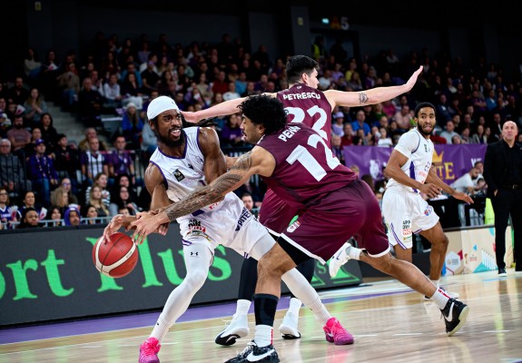 Rapid București câștigă bătălia cu FC Argeș și ajunge la șapte victorii consecutive în LNBM