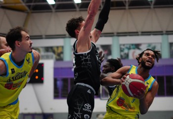 CSU Sibiu câștigă la Vâlcea și rămâne în cursa pentru playoff