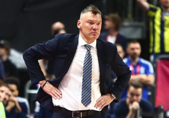 Fenerbahce se află în cădere liberă