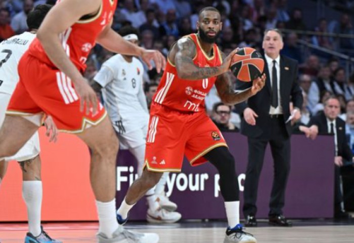 Oaspeți de seamă la meciul dintre Real Madrid și Steaua Roșie. Foto