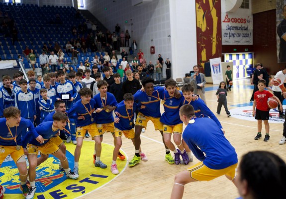 FOTO. CSM Petrolul Ploiești este campioana României la U15