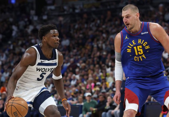 Hawks și Timbervolwes au egalat scorul în seriile de play-off, iar Cavs și-a adjudecat a doua victorie