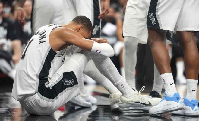 VIDEO. Accidentare horror suferită de Victor Wembanyama în meciul al doilea al seriei cu Portland