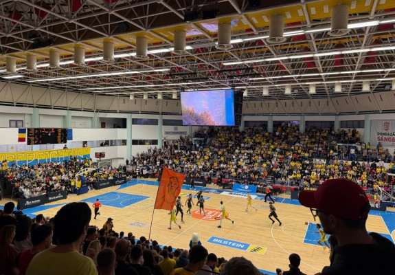 CSU Sibiu a ținut-o în șah pe U-BT la primul meci din playoff