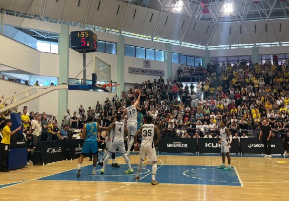 U-BT Cluj-Napoca se impune și mai greu în meciul doi de la Sibiu