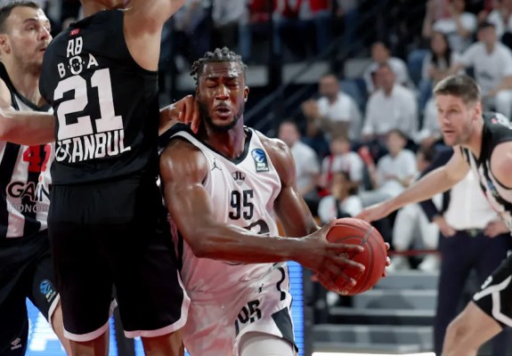 Adam Mokoka aduce titlul în EuroCup pentru JL Bourg