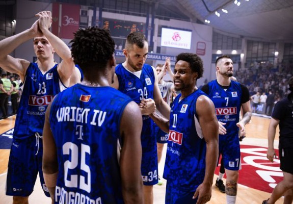 Buducnost a reușit o performanță importantă cu puțin timp înaintea seriei cu U-BT din ABA