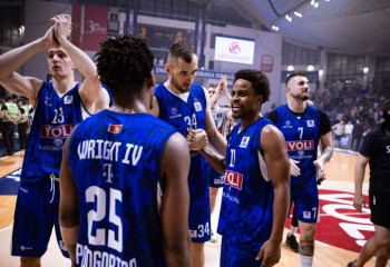 Buducnost a reușit o performanță importantă cu puțin timp înaintea seriei cu U-BT din ABA