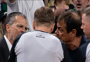 Ergin Ataman, antrenorul lui Panathinaikos, era aproape să îl bată pe tehnicianul Valenciei. Video