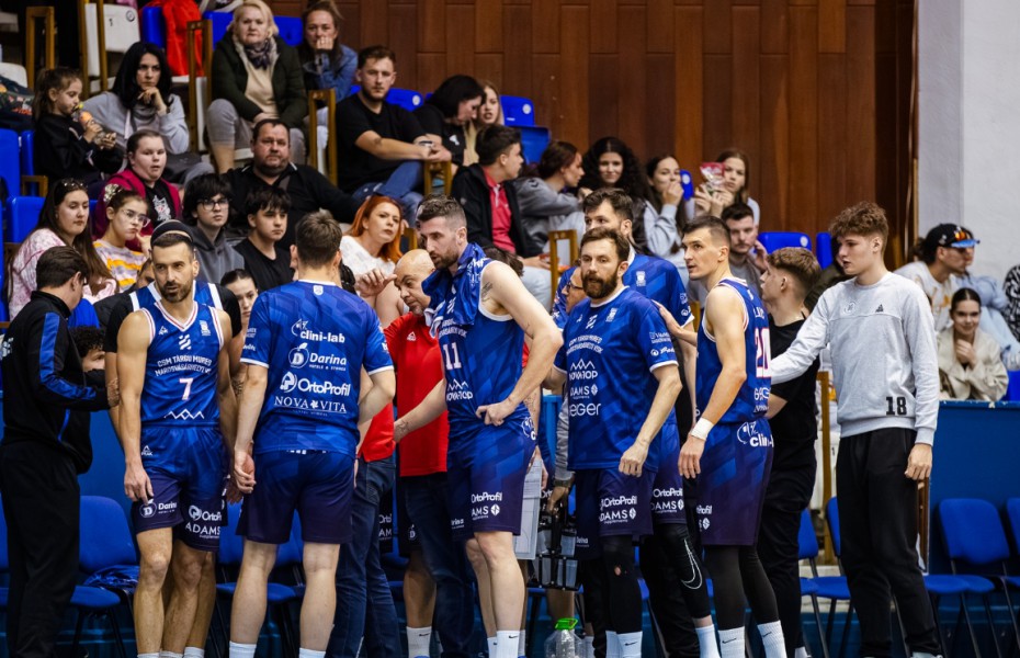 Corona Brașov a trecut fără emoții de Galați în primul meci al seriei