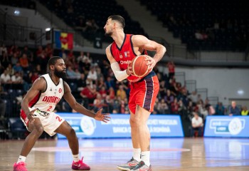 VIDEO. Coșul nevalidat al lui Bobe Nicolescu în finalul meciului doi dintre Oradea și Dinamo
