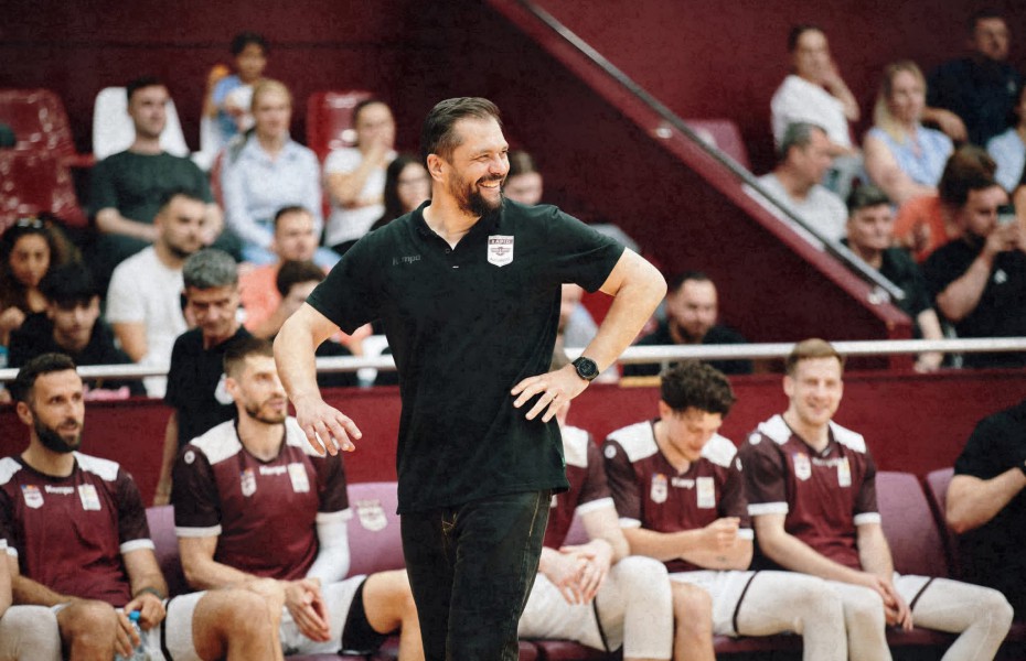 Ionuț Bâscoveanu rămâne antrenorul principal al lui Rapid București